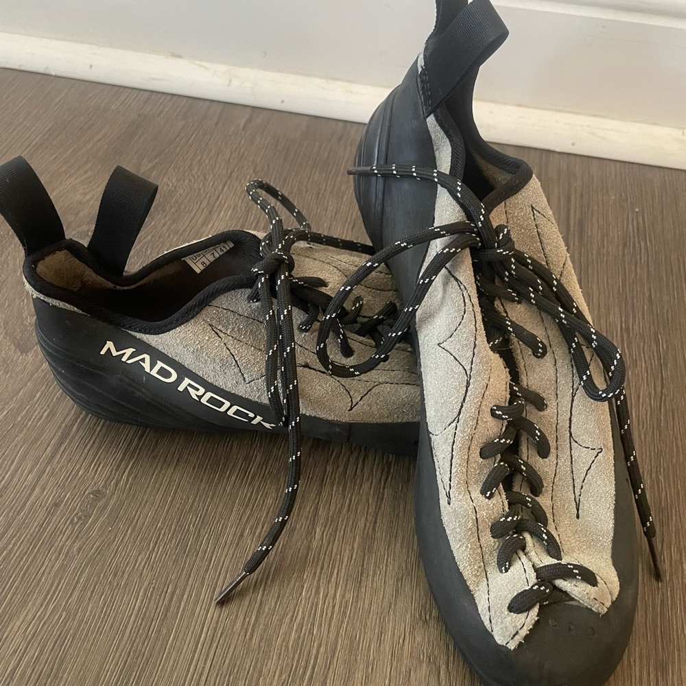 Mad Rock Rock Climbing Shoes Size 8 Gray Suede Leather Science Friction